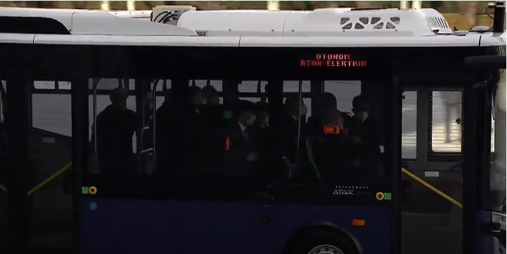 装有SONGZ空调的全自动无人驾驶电动客车